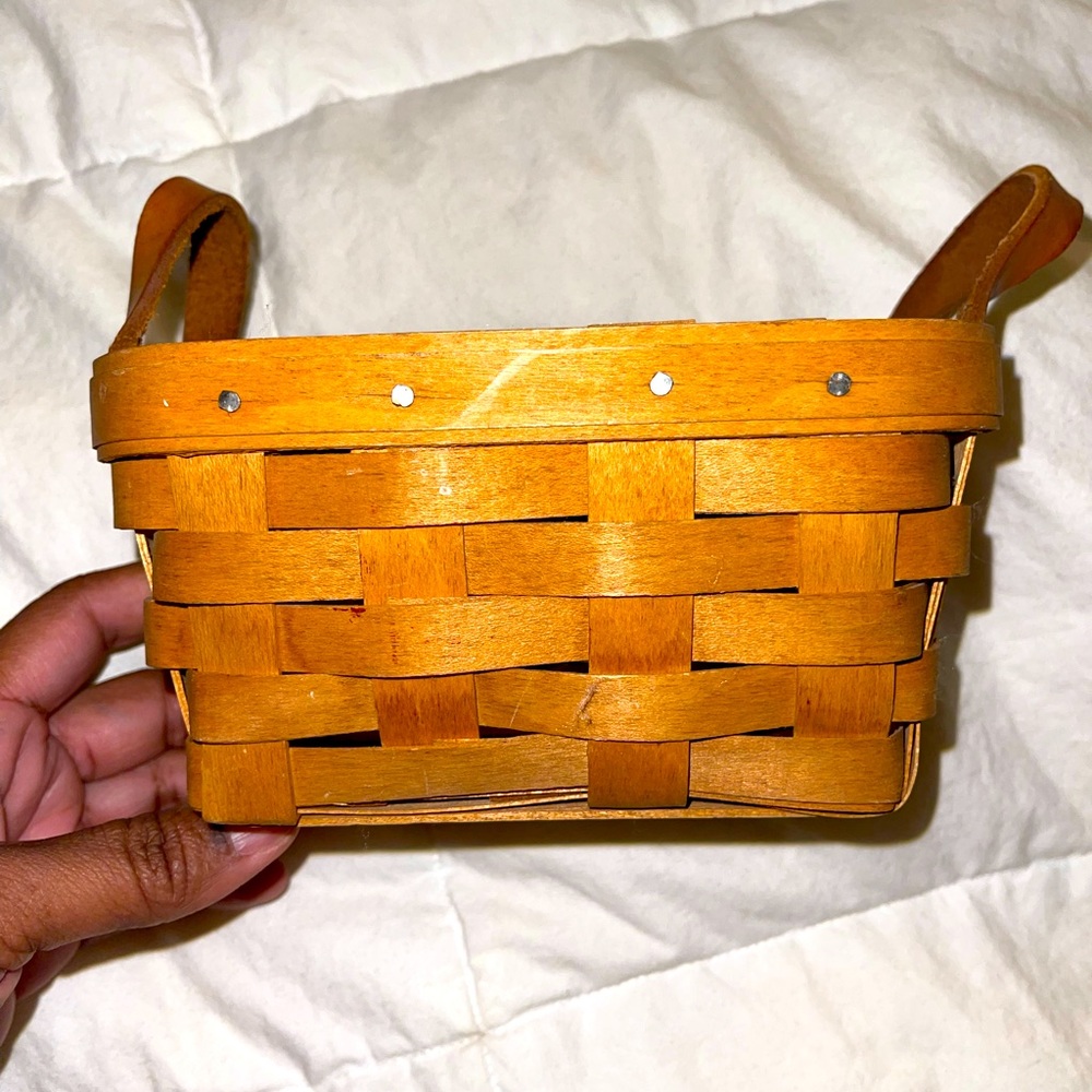 Longaberger Basket Tea with Leather Handles